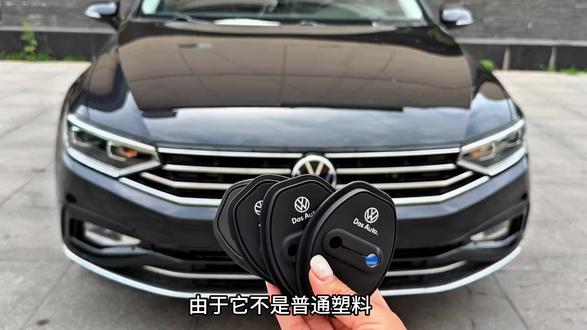 我们原车车门锁是裸露着的原生钢,关门震动声音大时间长了容易引起车门内饰异响下雨还会生锈,快来安排这个专用的门锁硅胶防护垫缓冲减震,外观也好看了很多#大众 #门锁减震垫片 #缓冲减震 #迈腾 #汽车好物