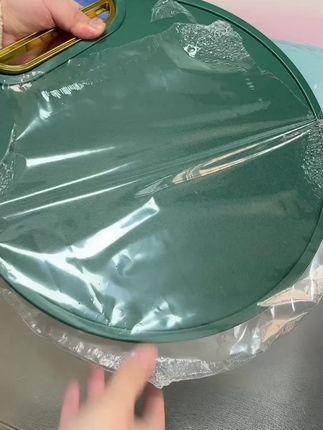 厨房好物。家用塑料圆形切菜板,防霉。可立,可挂,居家生活必需品。