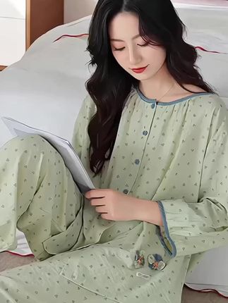 #创作灵感 浪莎新款七分裤家居服套装,柔软舒适亲肤,宽松版型,遮肉显瘦,不挑年龄不挑身材,舒适又方便,轻松享受在家的美好时光#睡衣家居服 #家居服分享 #睡衣外穿 #睡衣套装