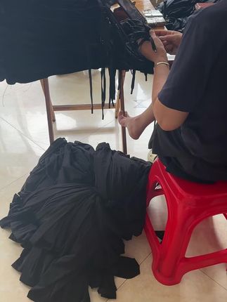 阿姨们的悠闲时光 边赚钱边追剧😂😂#源头实力厂家 #工作实拍 #🔥抖音热点榜 #感谢抖音感谢抖音平台 #潮牌穿搭