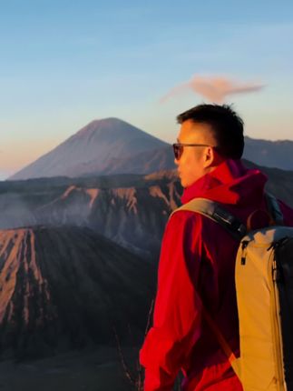 Bromo火山🌋站在孤独星球的封面#bromo火山 #印度尼西亚#布罗莫火山 #国庆假期 #旅行