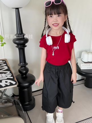 这一套女儿上身超时髦,面料柔软舒适,穿着也很舒服,真是好穿又好看,完全不输店里大几百的品质!#高品质童装 #童装搭配 #夏季穿搭