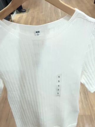 优衣库女装3D精纺美利奴羊毛罗纹圆领针织衫,百分百绵羊毛,色泽优美,质感上乘 #优衣库 #绵羊毛 #美利奴羊毛 #好物分享