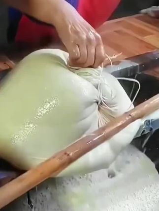 #美食自己动手做 #纯手工制作真材实料 你们有喜欢吃这个的吗 #豆腐花,白开水一冲,静置10分钟左右就可以吃了