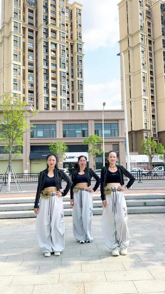 新舞助推《我可以抱你吗》祝新舞大火🔥🔥🔥