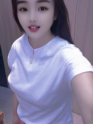 #上热门🔥 第一次当模特比较紧张😁