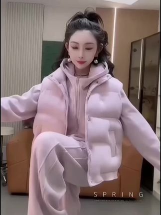 #时尚减龄穿搭 #早秋新款搭配 #显瘦穿搭 #休闲套装 #气质这一块拿捏死死的 气