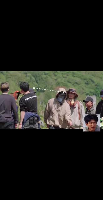 小童以前:没事没事没事
现在:没有哥哥帮我吗(小童不再依赖哥哥算哥哥弟弟多哈哈哈 弟感的小童真的好萌:我都想拿着花祝福你们哈哈哈哈)#十个勤天 #不再依赖哥哥算长大嘛 #赵小童 #名场面 #王一珩