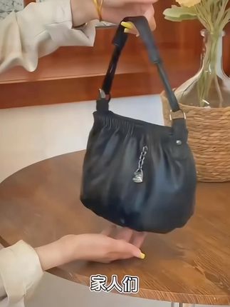 吉尼斯袋鼠小包女士包百搭通勤单肩斜跨包妈妈包婆婆包包包上班 #斜挎包女 #百搭包包 #袋鼠包包 #单肩包 #女士包包