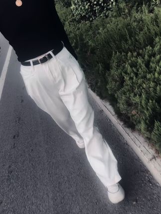 所谓人心隔肚皮,谁都看不透别人的人心,世事难料,不是每个人都像你想象的那么好,可能只是表面上的仁慈,不经历些事情是看不清人心的!”#今日穿搭 #时尚休闲穿搭#每日穿搭更新