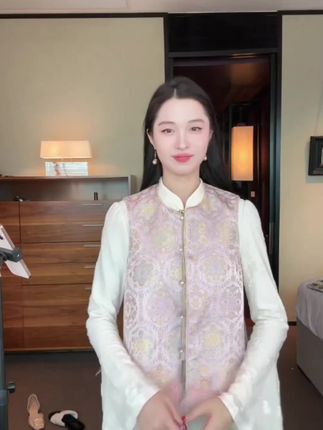 新款马甲好看显瘦又时尚#谁穿谁好看 #新中式国风 #马甲