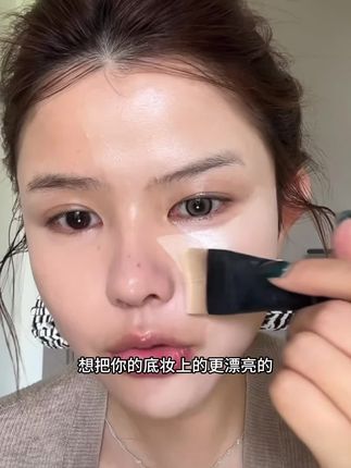化妆师们强烈推荐的粉底刷真的牛!!一刷一个底妆均匀服帖扒脸啊!!#粉底刷#底妆 #种草 #分享爱用物