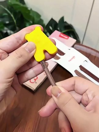 孩子上手就会用的#儿童训练筷 真的特别好用,关键是实木的,宝宝一夹一个准,吃饭都变积极了#宝宝餐具#筷子 #自主进食#母婴好物 #母婴好物推荐
