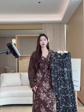 EIA一尧【暮色蔷薇】复古港风气质碎花连衣裙荷叶边慵懒女人显瘦裙#࿆甜࿆美࿆女࿆孩࿆ #优雅气质 #显高显瘦穿搭 #裙装穿搭 #每日穿搭look