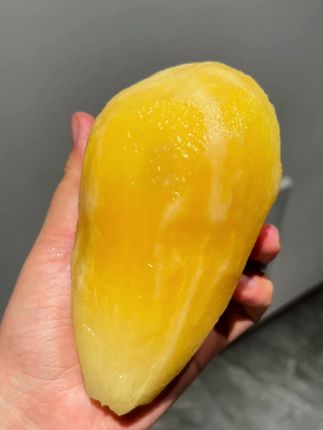 姐妹们天山雪莲是不是收到吗!是不是爆脆爆甜爆好吃!脆甜多汁!富含维生素 氨基酸,好吃又便宜!小孕妇和自律管理的姐妹也可以放心吃!#新鲜应季水果 #雪莲果 #天山雪莲果