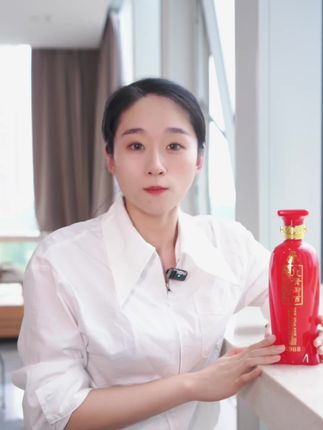 年轻人喝白酒不踩雷!皇沟御酒浓香型,入口绵甜超惊艳! #白酒 #纯粮酿造 #口粮酒 #酒文化 ##第二届汉酒文化大会