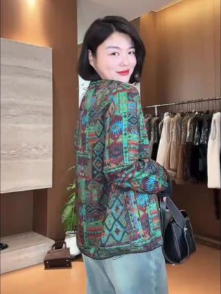 两面穿的真丝丝绒外套,一件顶两件!#美出高级感 #国风古韵 #新中式 #气质穿搭 #品质女装 TANTAN 100真丝气质时尚中式双面穿秋季丝绒外套2915