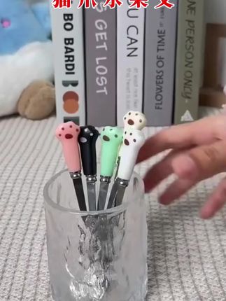 可爱的陶瓷 猫爪水果叉。,一人一色,干净卫生,吃出仪式感#猫爪水果叉吃水果#不锈钢水果叉