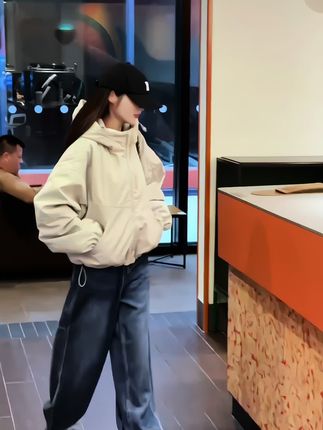 短款冲锋衣外套女款春秋冬季新款休闲薄夹棉服#短款外套 #冲锋衣 #秋季外套 #休闲穿搭 #时尚洋气百搭
