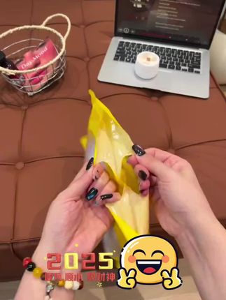 新入手的袜子,柔软又透气,简直是脚部的贴心小棉袄🧦🧶,强烈推荐!#便宜又好穿 #好物推荐🔥