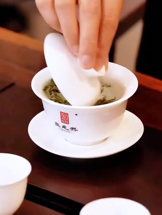 【王光熙【新茶现货】2025年松萝茶炒青绿茶浓香型袋装小包一罐级旅行】#非遗传承 #松萝茶#绿茶 #召唤茶友#三农@巨量千川