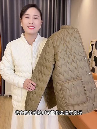 暖和又轻巧棉服,版型宽松显瘦~#谁穿谁好看 #棉衣棉服 #暖和柔软舒适 #便宜又好穿