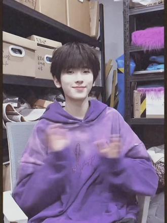 奇函16岁的你面对48+亿黑屏你还怕不怕#左奇函#左奇函四代第一rap担