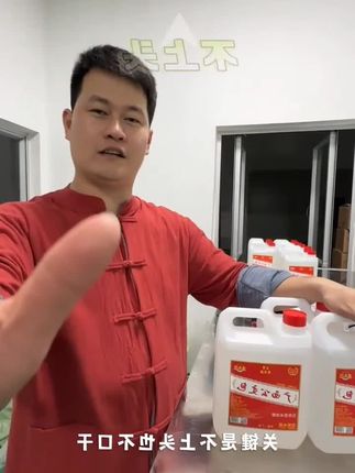我们承诺:这里的东西超便宜,一堆才几十块,太划算了!
