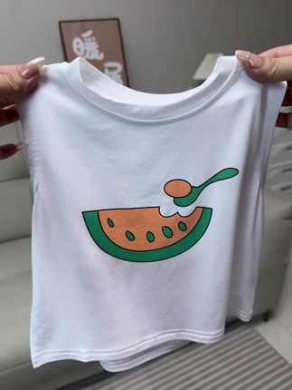 这么热的天,也就是穿这种柔柔软软的小背心,能让孩子凉快一些#夏季穿搭 #夏日必备 #莫代尔背心