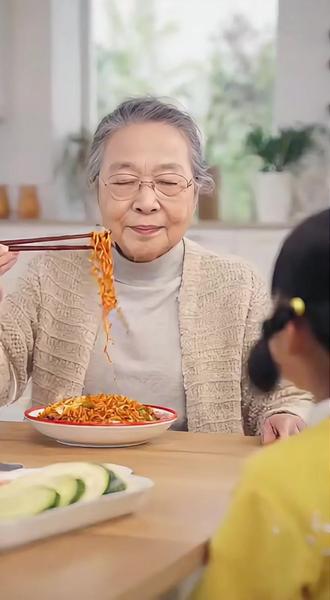 奶奶是猪妞变的 #猪妞 #搞笑 #抽象 #可爱 #奶奶