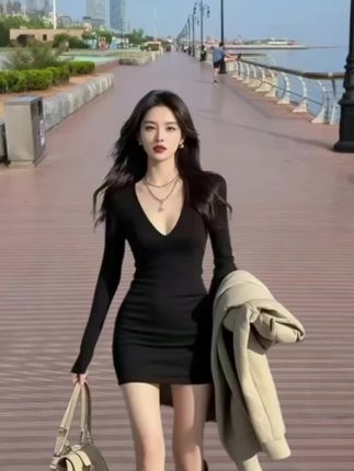 高级感穿搭#黑色性感v领长袖连衣裙2025新款女春秋打底内搭气质修身包臀短裙