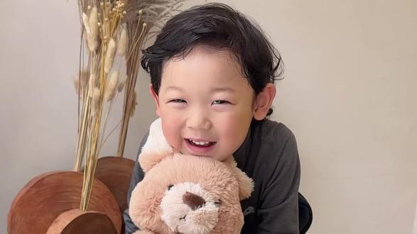 我和久宝见赵振栋哥哥前一天的睡前聊天🥰
#赵振栋 #有效驯化 #带娃追星