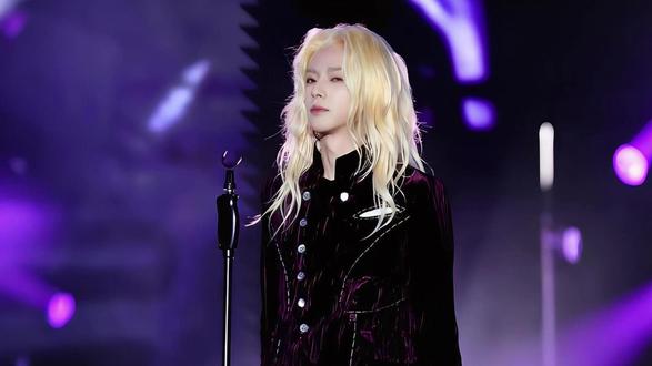 #华晨宇 #斑马音乐节 夯爆了,现场解析《#七重人格 》创作理念,希望大家好好爱自己#七重人格华晨宇