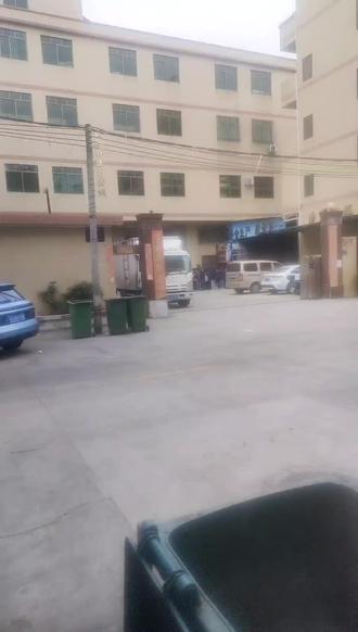 那个厂一大早就排队开会你懂个卵有用吗毛都不是