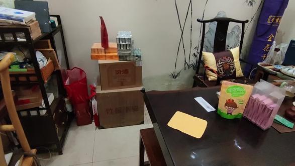 白茶顶流白毫银针,银毫满披,清甜无涩,浅酌细品,不负春日鲜灵馈赠。#茶生活