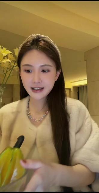 又到了吃杨桃的季节,这个杨桃真的超好吃,就是这个来自福建的下河杨桃,它是出了名的甜,清甜爽口,真的巨好吃!#杨桃#清甜#好吃#应季水果
