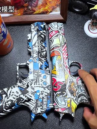 果然 没有哪个男孩子能拒绝这样一把能拋壳与上膛的 #软弹玩具 随便找个角落就能玩上一整天 #男孩子的快乐