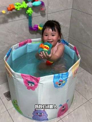立秋后多给娃泡澡,老公给娃入手的这个折叠浴盆可太满意了!不管是在家用还是旅行住酒店或者回娘家携带很方便!这个尺寸真的太实用了!价格嘎嘎香!#泡澡桶#宝宝洗澡#儿童折叠浴盆#出行必备