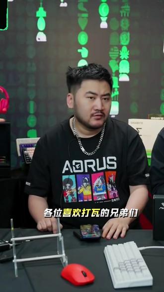打瓦需要急停的就选磁轴键盘,狼蛛win60磁轴,平民之选,两位数的价格还有RGB灯效,怎么会有这么好看的白色侧刻磁轴键盘