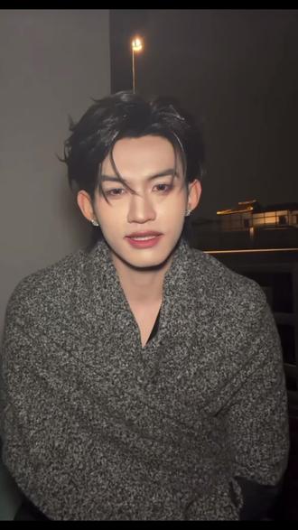 听懂了#云旗 这段碎碎念吗??我们听懂了你的“恍惚”,你用“救赎感”,一遍一遍用“托举”并且告诉我们你会“争气”!@云旗Yunqi 放心,我们会一直在你身后的,成为你的底气,陪你能做你想做的事情,不用一遍一遍被选择,做个无忧无虑的王子吧!#云熠