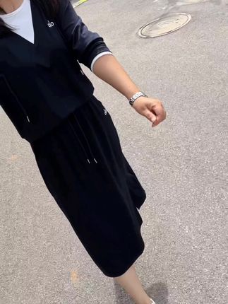 少妇一定要好好打扮,因为变漂亮以后,就连发脾气,都会有人说,你这个磨人的小妖精。#穿搭 #简约穿搭 #套装显瘦穿搭