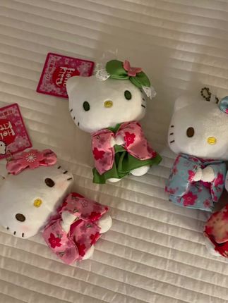 和服kitty不会还有人没有吧~#kitty #kitty挂件 #kitty包挂 #二次元 #hellokitty