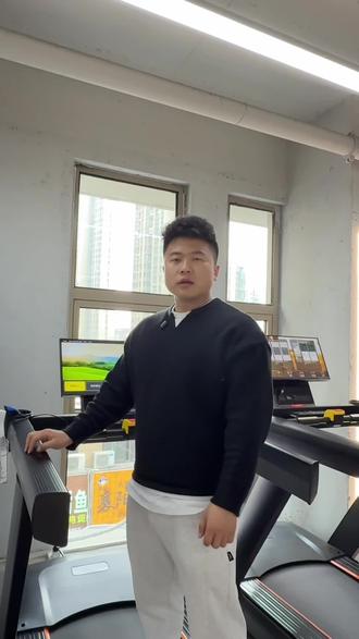 跑步机使用教程、如何投屏、近期有新来的小伙伴不会使用我们的器械,会持续更新每台器械如何使用#阜南硕美健身 #跑步机