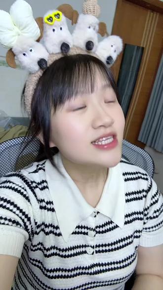 今年的时尚圈真是没眼看……新出的例假裙你们都刷到没?#例假裙 #女裙 #奇葩裙子 #菊花裤 #万万没想到