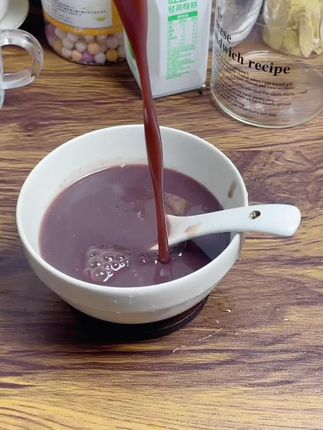 自从买了这几十块钱多功能破壁机#豆浆机 后就没闲置过 每天都是换着花样煮豆浆 这小脸气色越来越好了 自己做健康又营养#破壁机#豆浆#自制饮品