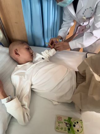今天儿子又抽了这么多,得多少天才能吃回来,真的好心疼我的儿😭😭😭