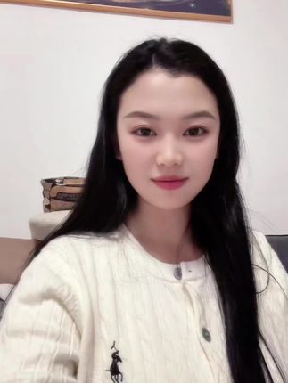 原来心情愉悦可以从表情展示出来🥰#针织开衫 #入秋推荐 #微胖女生推荐