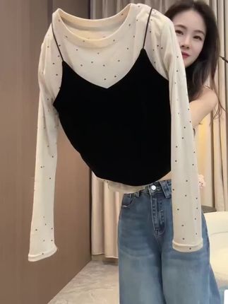 #波点打底衫 #丝绒吊带 #打底衫 #早秋穿搭 #早秋两件套