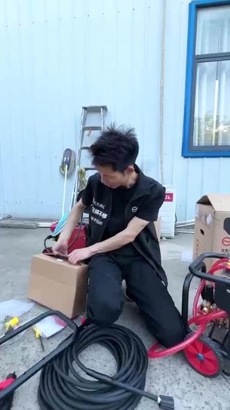 不会安装3500瓦家商两用的洗车机卷管器的看过来,手把手教学#安装现场 #洗车机 #家用洗车机 #洗车神器 #高压清洗机