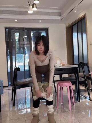 一胎二胎都在穿这款#鲨鱼裤,弹力超大,不勒肚子不勒腿,而且还不掉裆,关键随便搭个上衣都好看,真心不错!#孕妇裤#孕期穿搭 #孕妇鲨鱼裤
